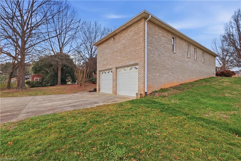 2393 Union Grove Road Lexington, NC 27295 - Photo 14 of 35 Lower level garage 3 & 4 Oversized for sure...