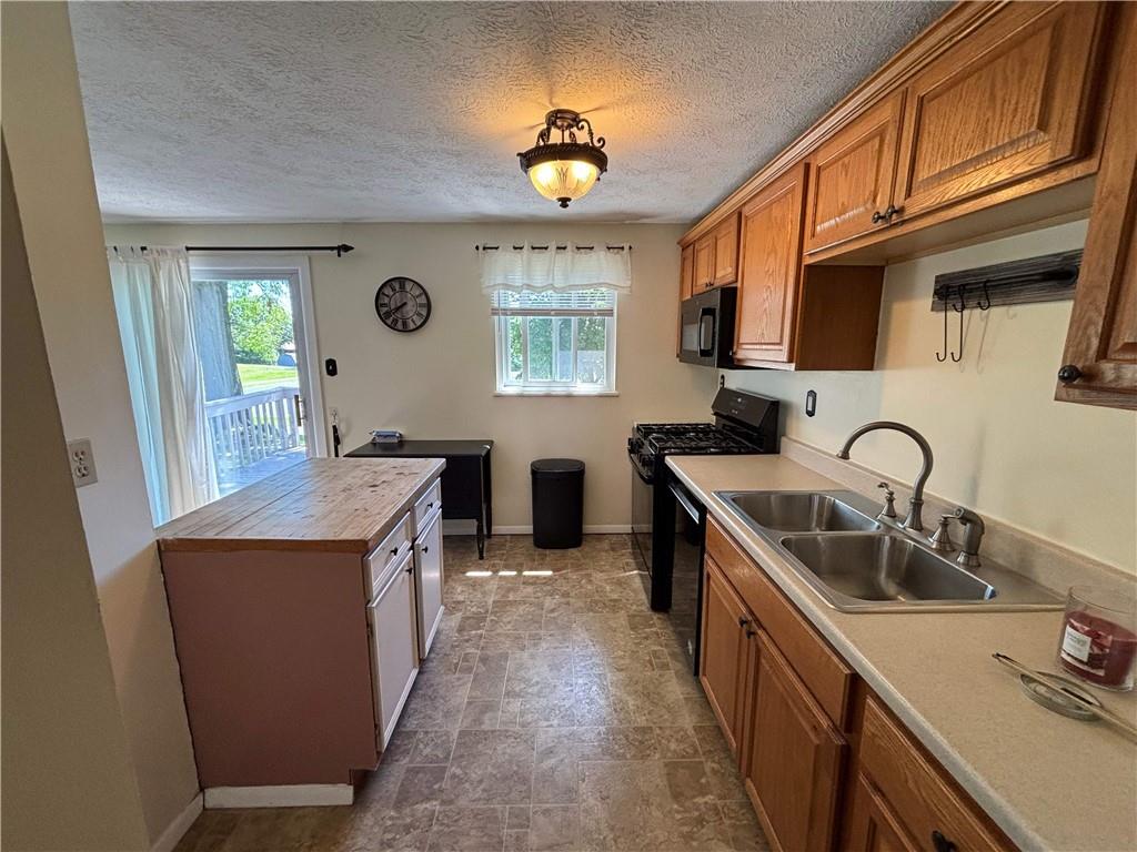 416 Meeting House Road Bridgeville, PA 15017 - Photo 9 of 23