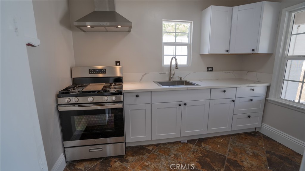 487 Jackson Street Colton, CA 92324 - Photo 32 of 47 Back house Kitchen