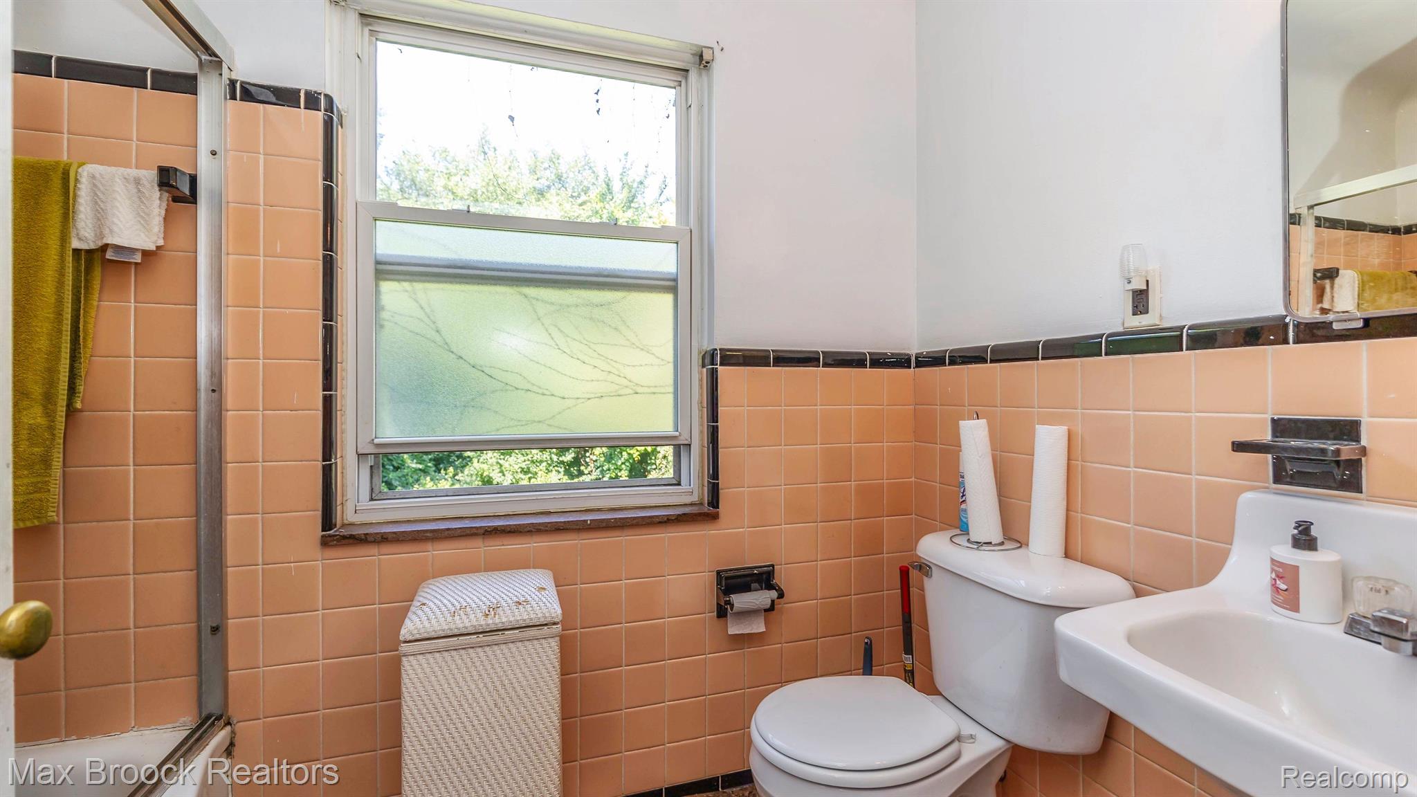 3250 West Seven Mile Road Detroit, MI 48221 - Photo 20 of 44 Gallery Image 20