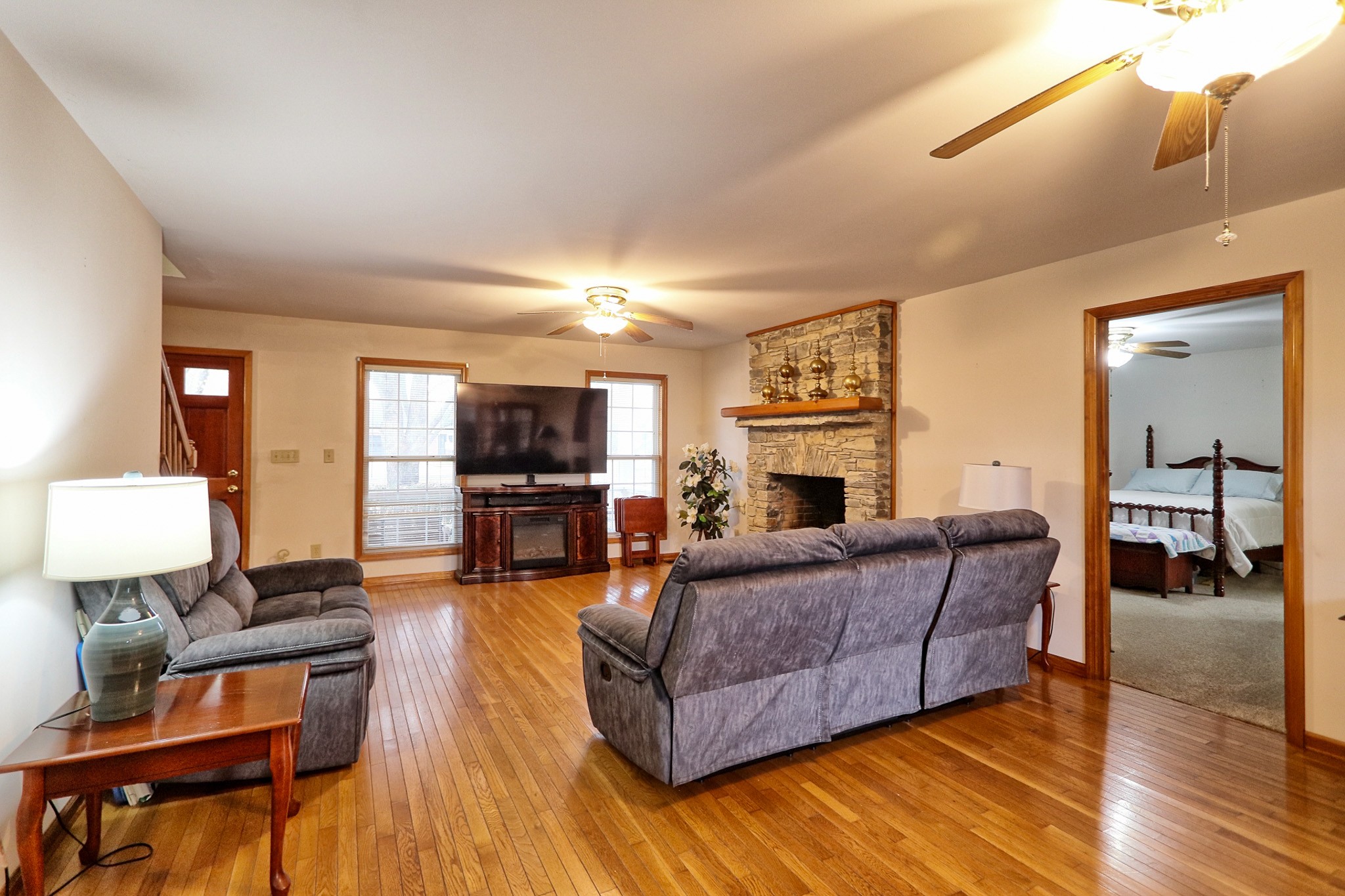 809 Nathan Drive Columbia, TN 38401 - Photo 7 of 41 a living room with furniture and a fireplace