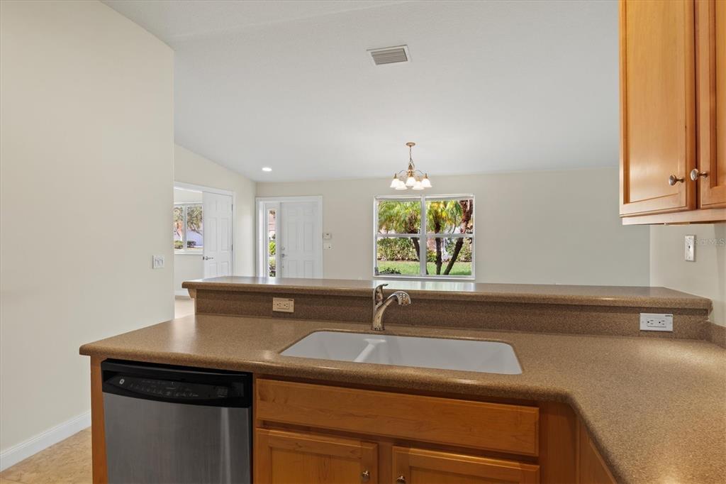 13222 Huerta Street Venice, FL 34293 - Photo 17 of 85