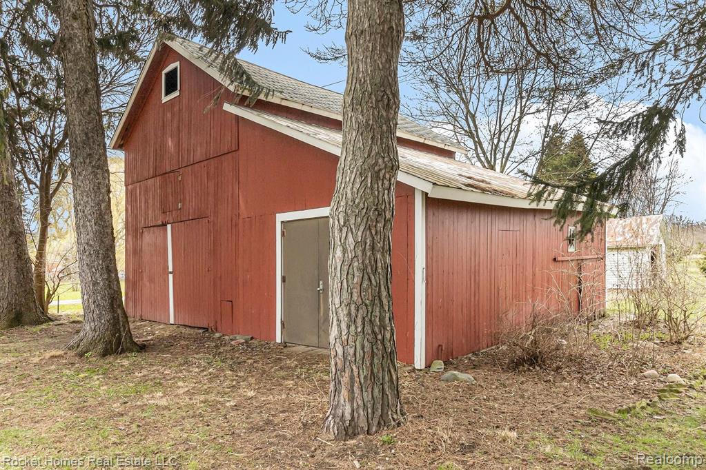 1775 North Nicholson Road Fowlerville, MI 48836 - Photo 25 of 27
