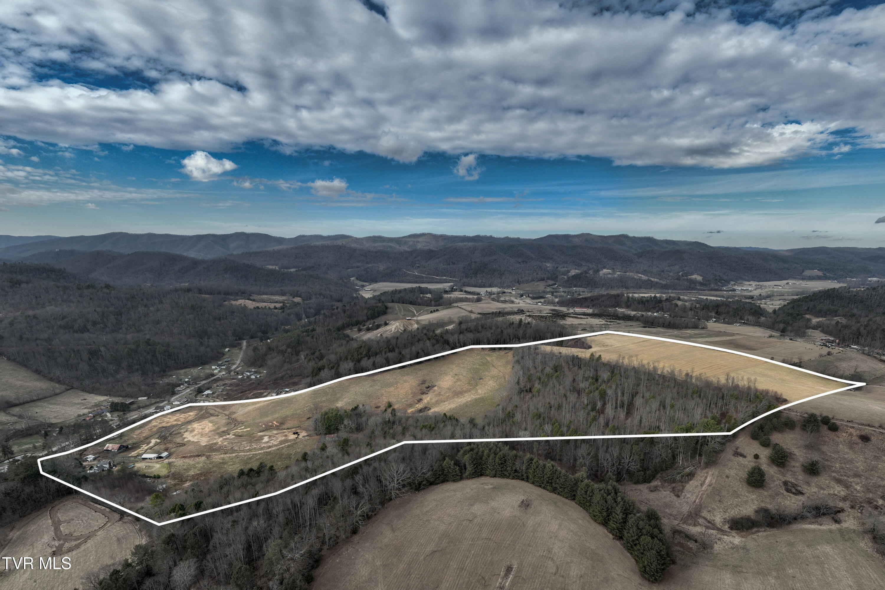 517 Mill Creek Road Mountain City, TN 37683 - Photo 34 of 35 517 Mill Creek Road (3 of 38)