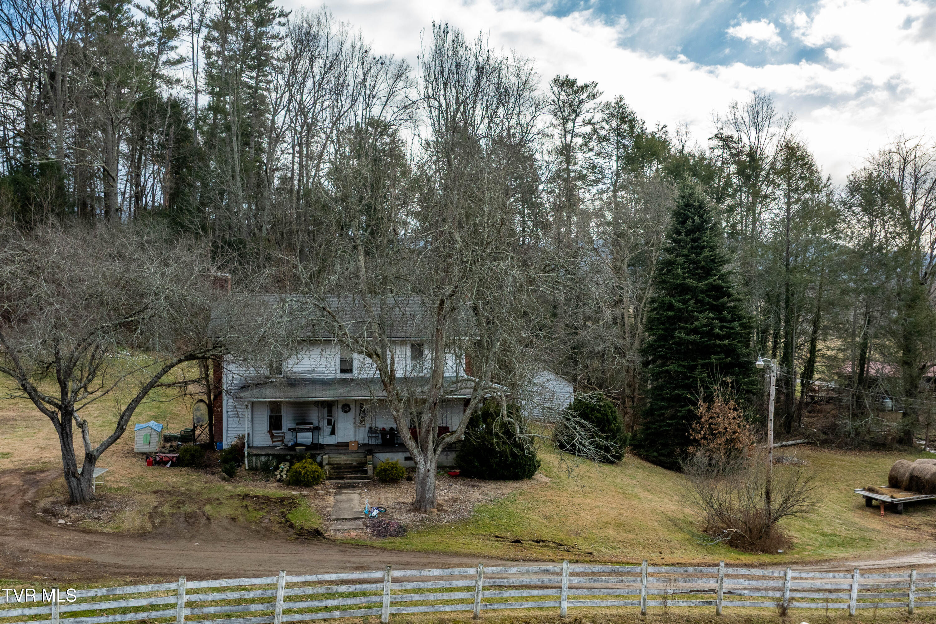517 Mill Creek Road Mountain City, TN 37683 - Photo 50 of 52 517 Mill Creek Road (27 of 38)