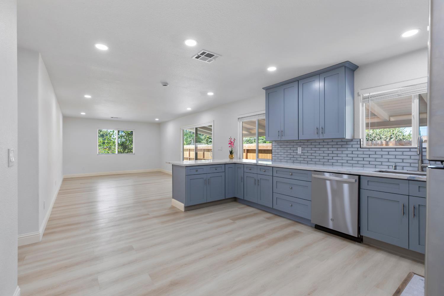 403 Kerr Avenue Modesto, CA 95354 - Photo 17 of 36