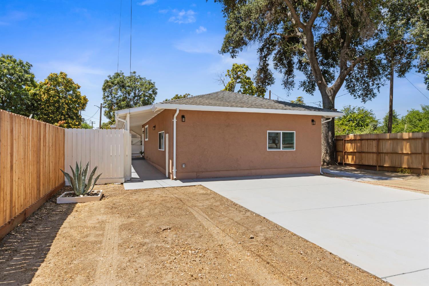 403 Kerr Avenue Modesto, CA 95354 - Photo 5 of 36