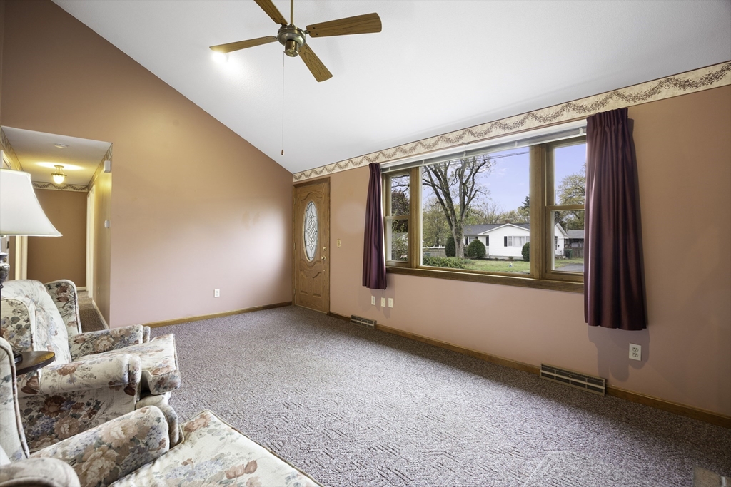 73 Gardner Road Chicopee, MA 01013 - Photo 8 of 31