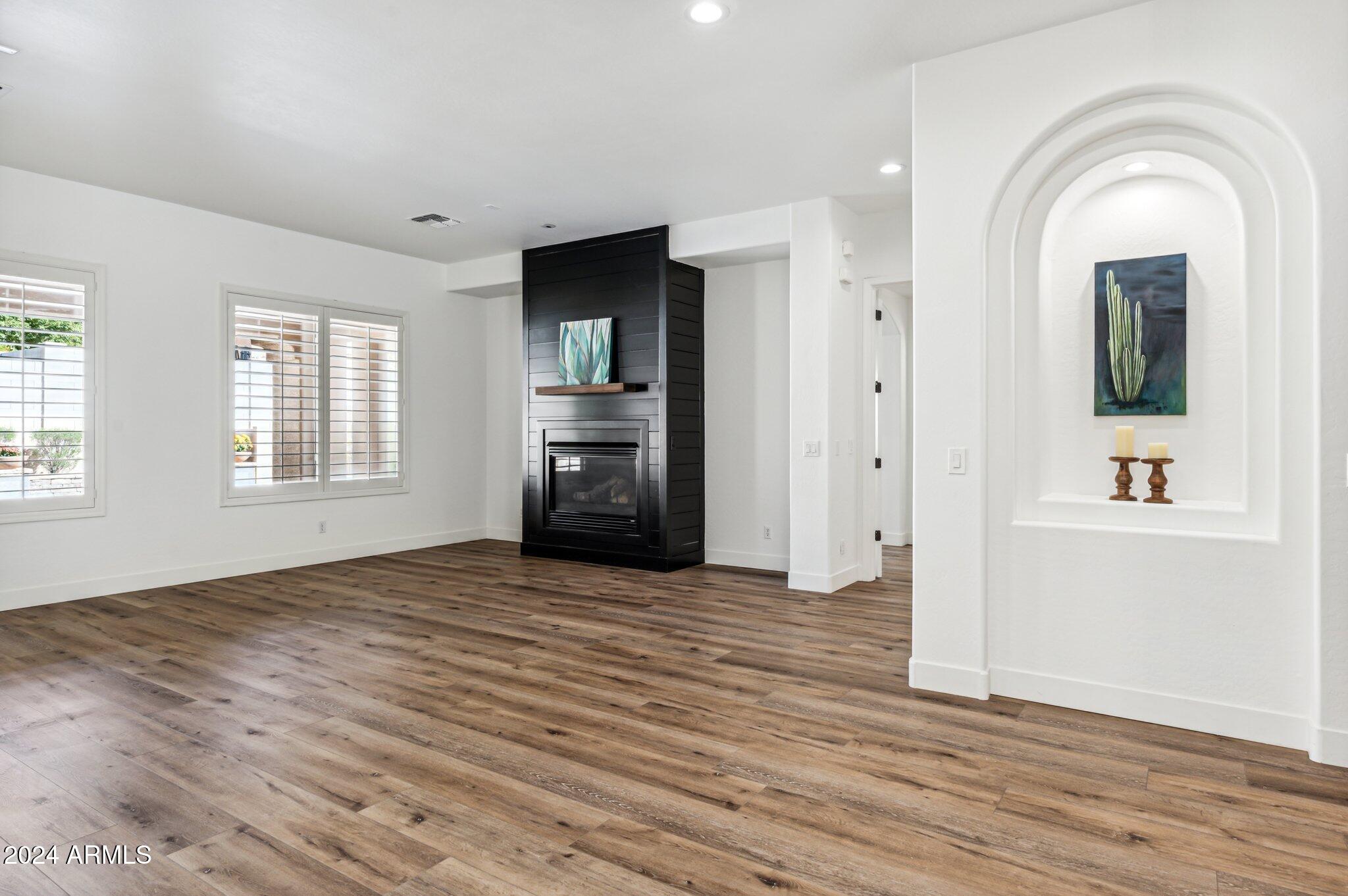 1826 West Brianna Road Phoenix, AZ 85085 - Photo 3 of 47 Formal Living Room