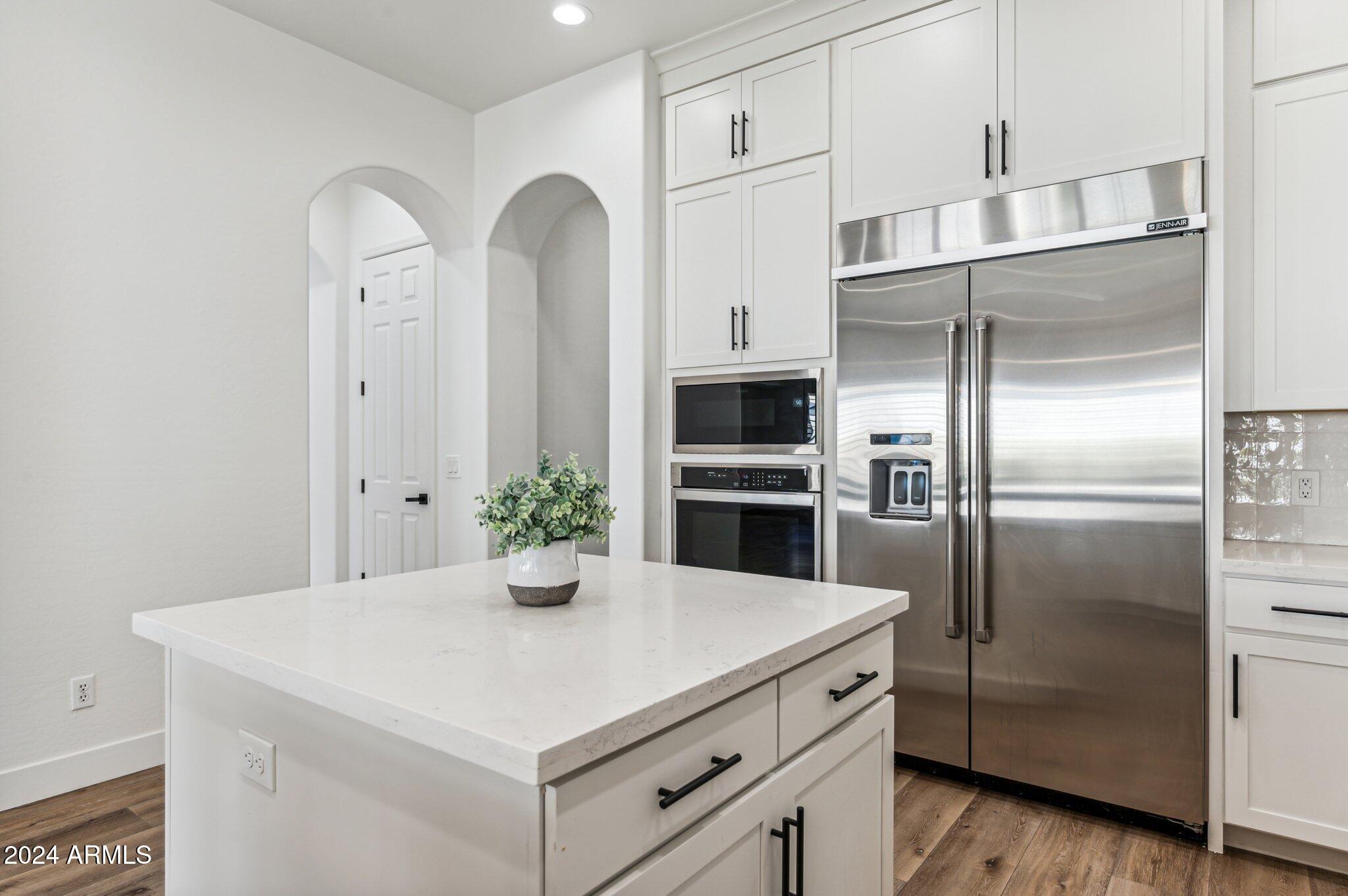 1826 West Brianna Road Phoenix, AZ 85085 - Photo 8 of 47 Kitchen