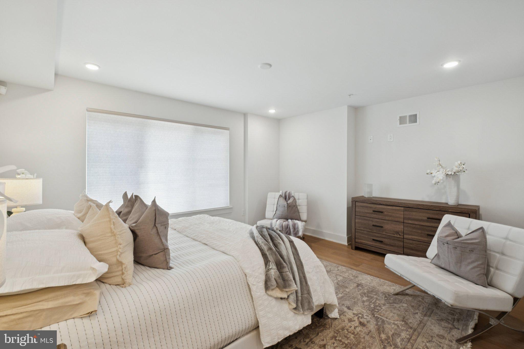 724 North 19th Street, Unit 1 Philadelphia, PA 19130 - Photo 14 of 25 Main Floor Bedroom