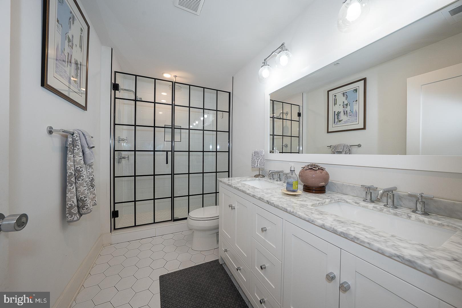 724 North 19th Street, Unit 1 Philadelphia, PA 19130 - Photo 15 of 25 ensuite bathroom