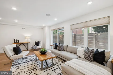 $499,000 | 724 North 19th Street, Unit 1, Philadelphia, PA 19130