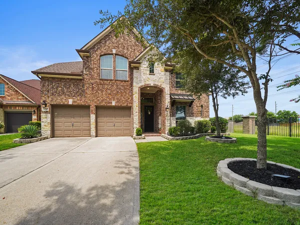 $560,000 | 14827 Fall Creek View Drive, Humble, TX 77396
