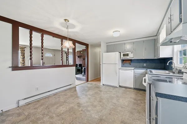 $299,000 | 135 Pine Acre Road, Springfield, MA 01129