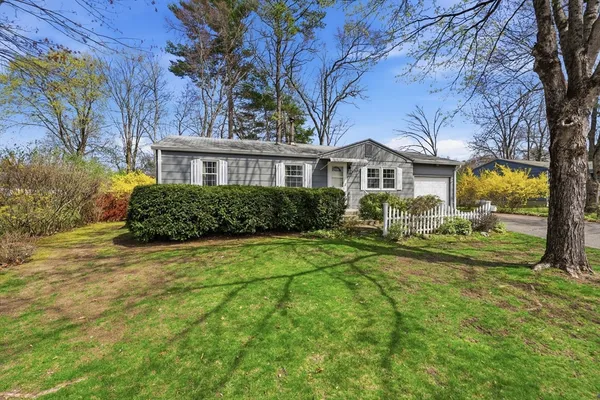 $299,000 | 135 Pine Acre Road, Springfield, MA 01129