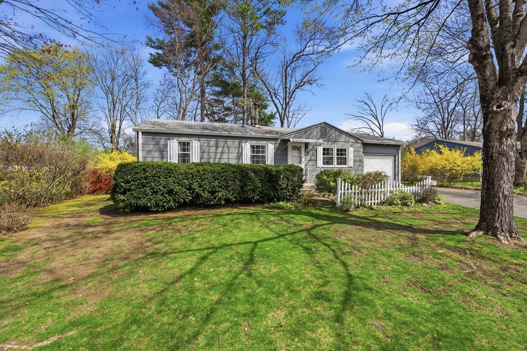 135 Pine Acre Road Springfield, MA 01129 - Photo 3 of 35