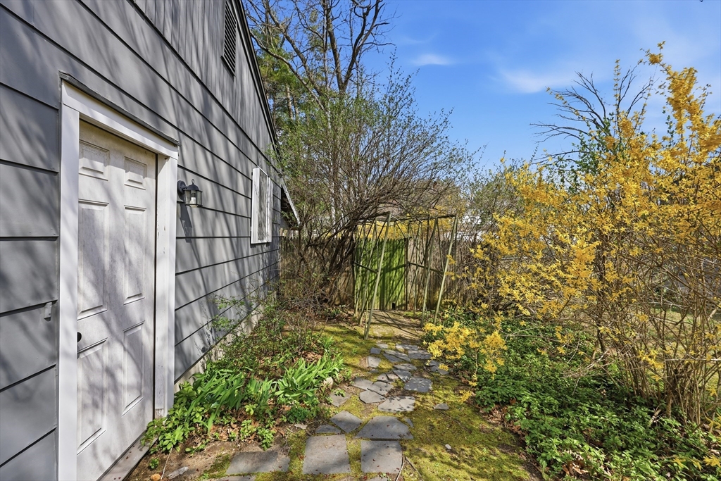 135 Pine Acre Road Springfield, MA 01129 - Photo 34 of 35