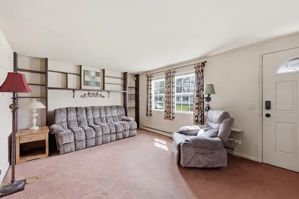 $299,000 | 135 Pine Acre Road, Springfield, MA 01129
