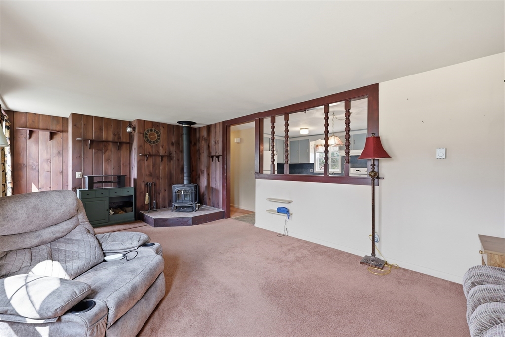 135 Pine Acre Road Springfield, MA 01129 - Photo 7 of 35