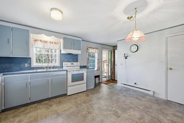 $299,000 | 135 Pine Acre Road, Springfield, MA 01129