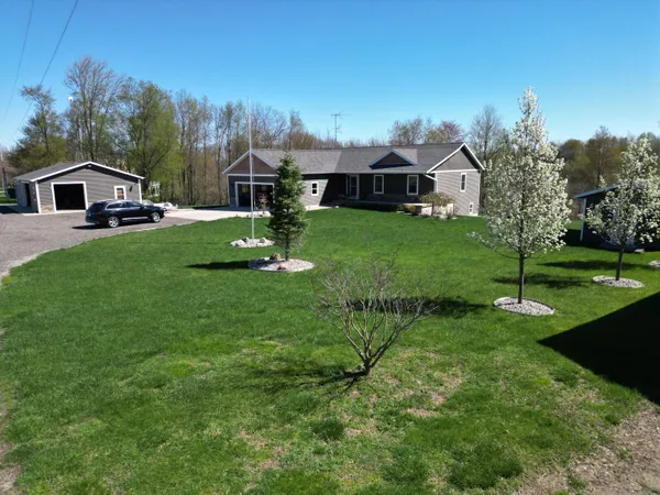 $500,000 | 5397 Crooked Crk Road, Saranac, MI 48881