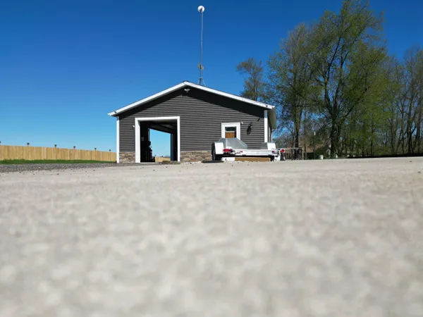 $500,000 | 5397 Crooked Crk Road, Saranac, MI 48881