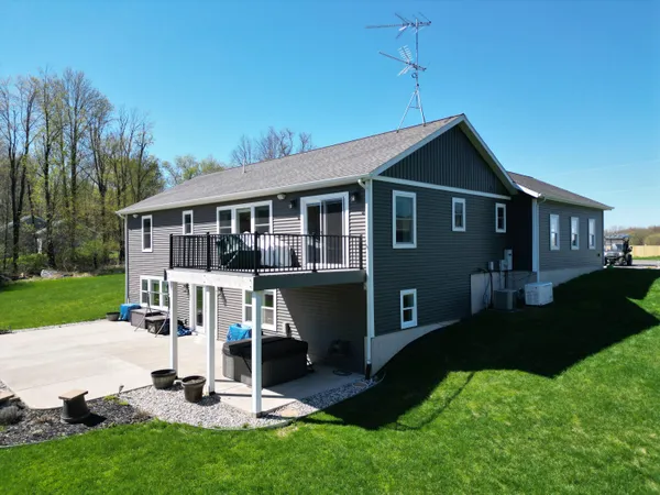 $500,000 | 5397 Crooked Crk Road, Saranac, MI 48881