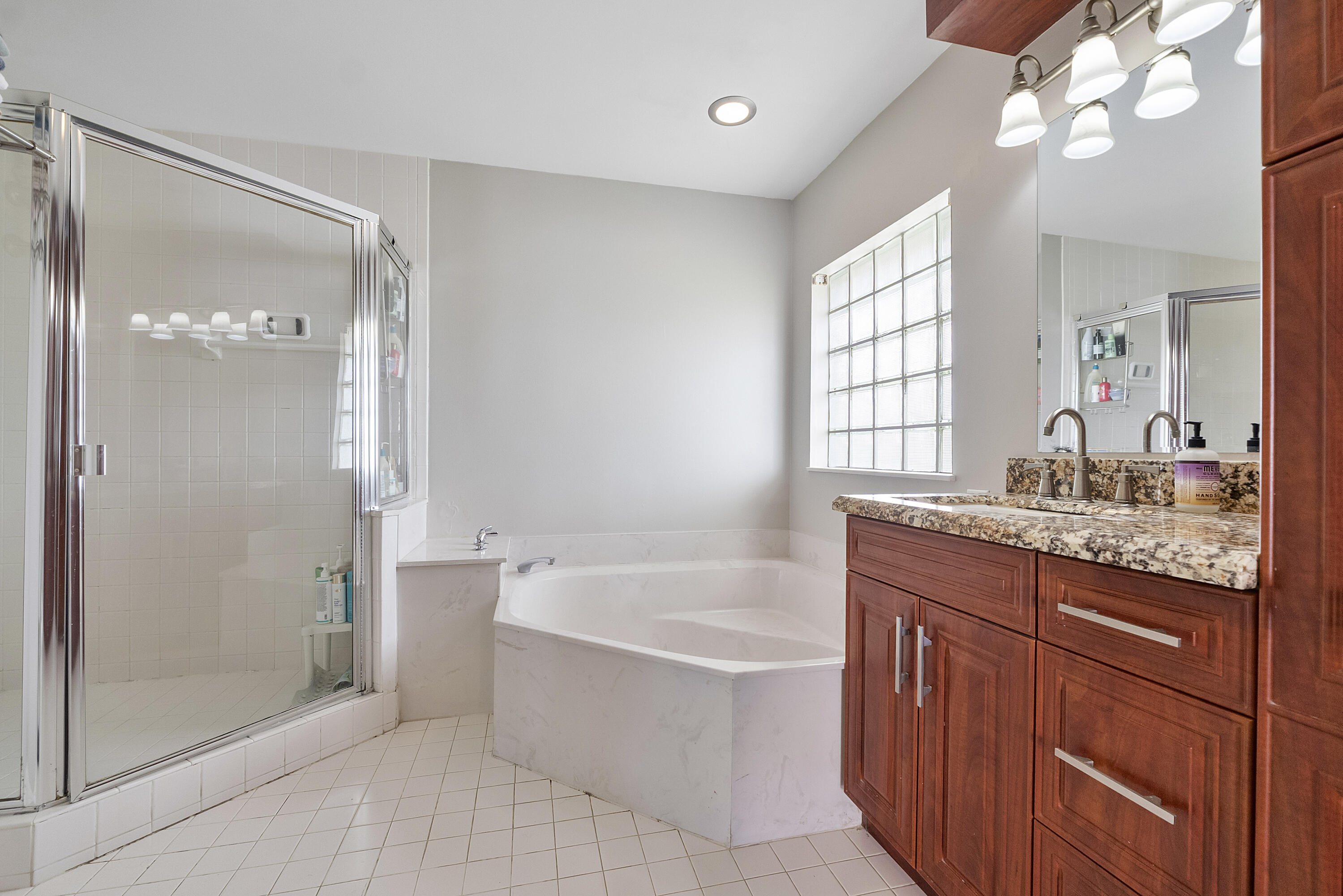18242 Blue Lake Way Boca Raton, FL 33498 - Photo 23 of 59 18242 Blue Lake Way_045