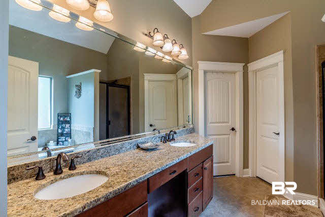 35203 Highway 225 Daphne, AL 36527 - Photo 14 of 26 Master Bath