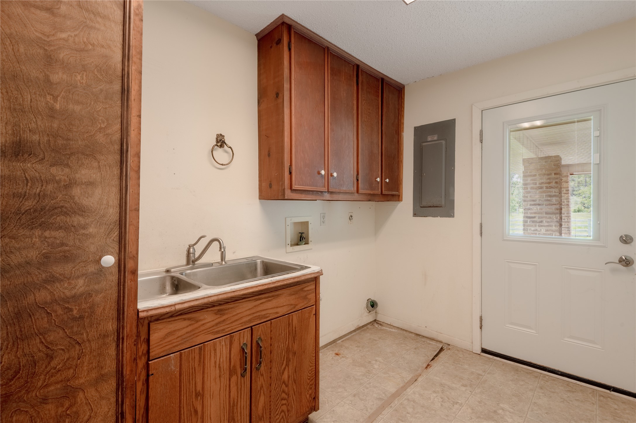 248 O'Bannon Ranch Road Huntsville, TX 77320 - Photo 19 of 50 Laundry room
