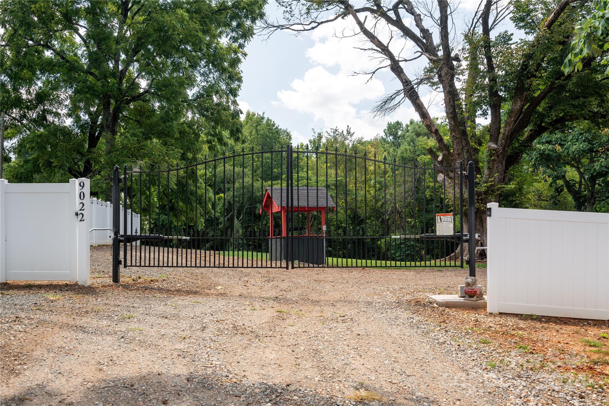 9022 Idlewild Road Charlotte, NC 28227 - Photo 6 of 46