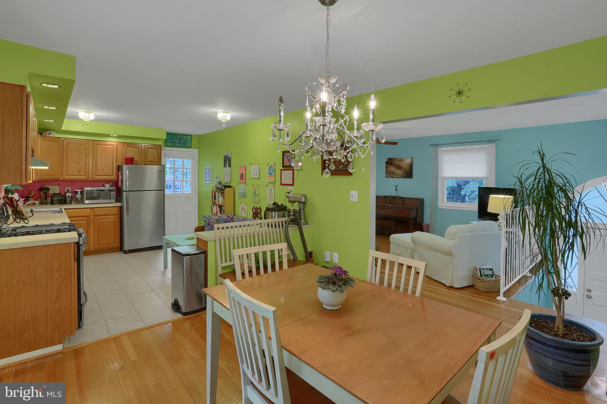 19009 Willow Grove Road Olney, MD 20832 - Photo 5 of 27