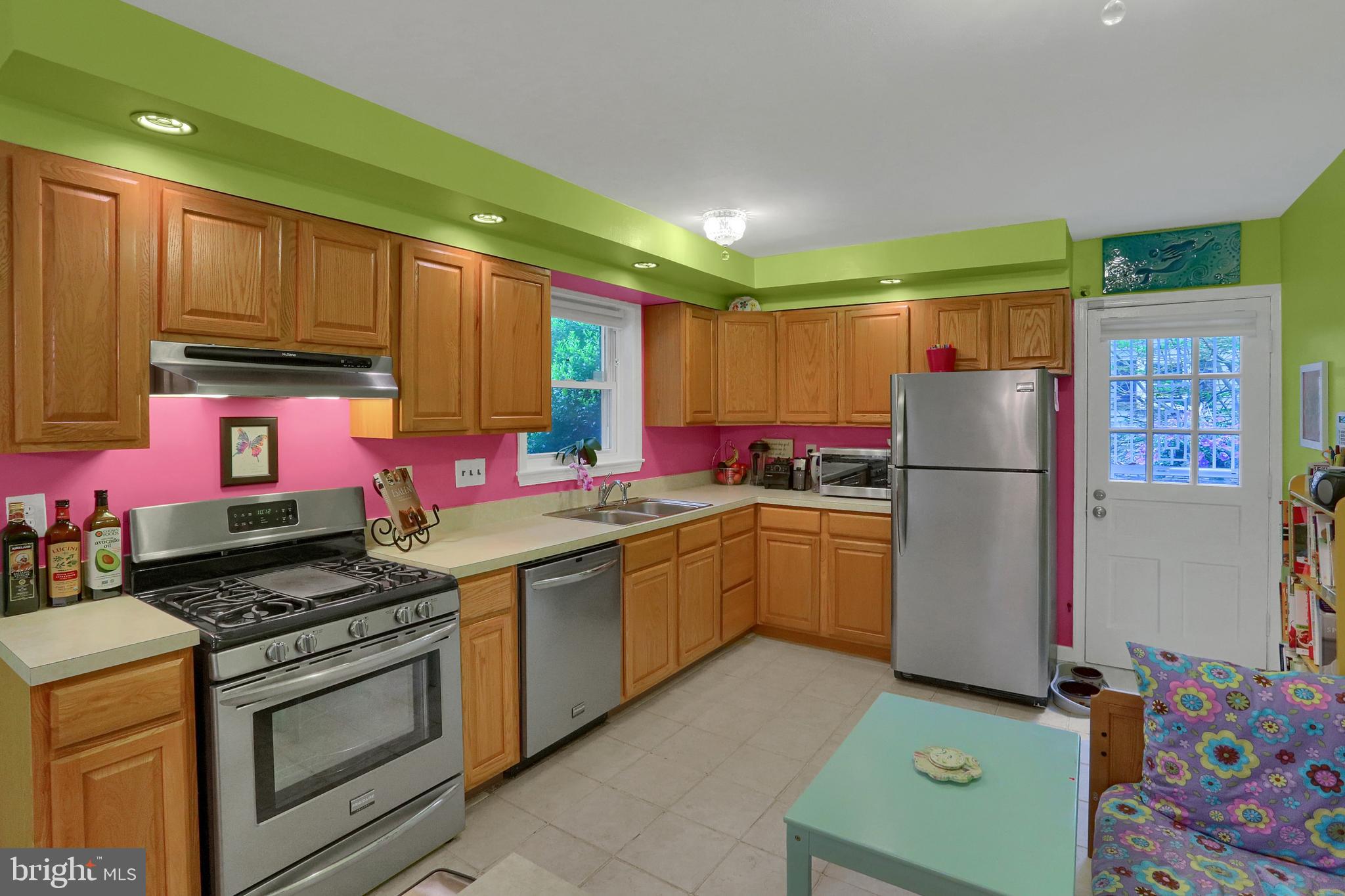 19009 Willow Grove Road Olney, MD 20832 - Photo 7 of 27