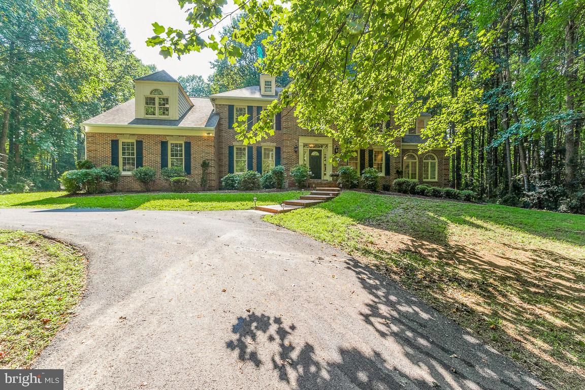 5503 West Ridge View Drive Fairfax, VA 22030 - Photo 2 of 3
