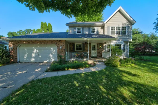 $659,000 | 8 Darien Circle, Madison, WI 53717