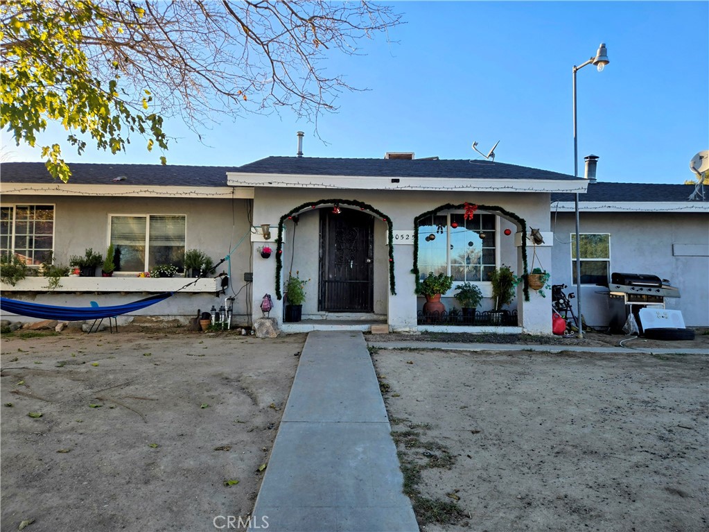 40525 166th Street East Lancaster, CA 93535 - Photo 17 of 30 a view of a car garage