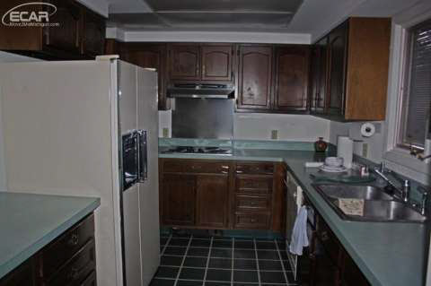6718 West River Road Flushing, MI 48433 - Photo 7 of 17 20437324-6.JPG
