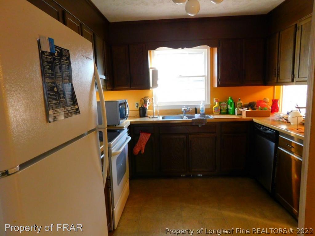 356 Hood Road Lumberton, NC 28358 - Photo 8 of 15 Gallery Image 8