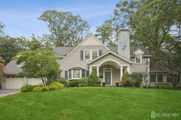 $890,000 | 12 Edgewood Road, Edison, NJ 08820