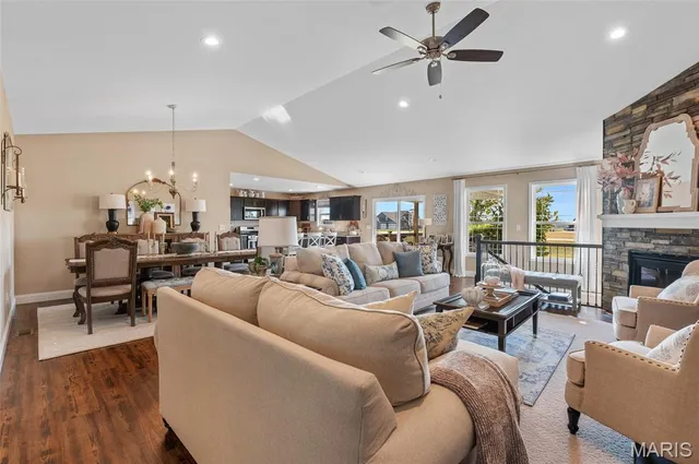 $425,000 | 325 McClelland Drive, Troy, IL 62294