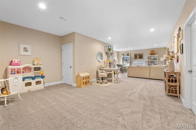 $425,000 | 325 McClelland Drive, Troy, IL 62294