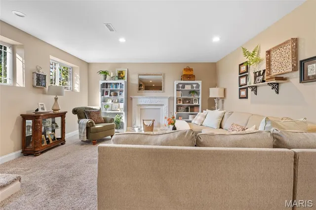 $425,000 | 325 McClelland Drive, Troy, IL 62294