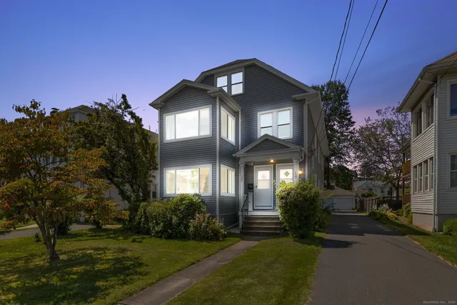 $2,500 | 135 Dover Road, West Hartford, CT 06119