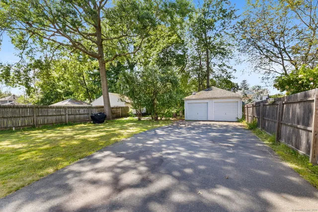 $2,500 | 135 Dover Road, West Hartford, CT 06119