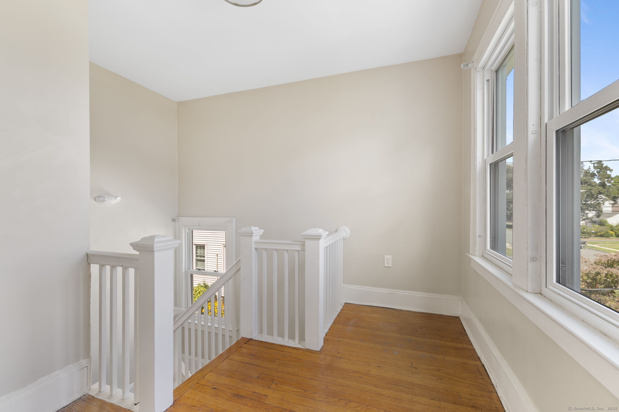 135 Dover Road West Hartford, CT 06119 - Photo 4 of 35