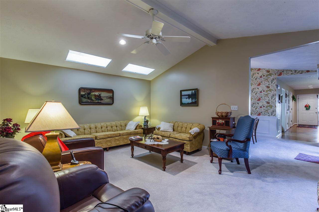 104 Hummingbird Ridge Greenville, SC 29605 - Photo 4 of 31 Gallery Image 4