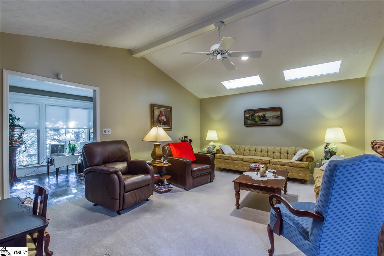 104 Hummingbird Ridge Greenville, SC 29605 - Photo 5 of 31 Gallery Image 5