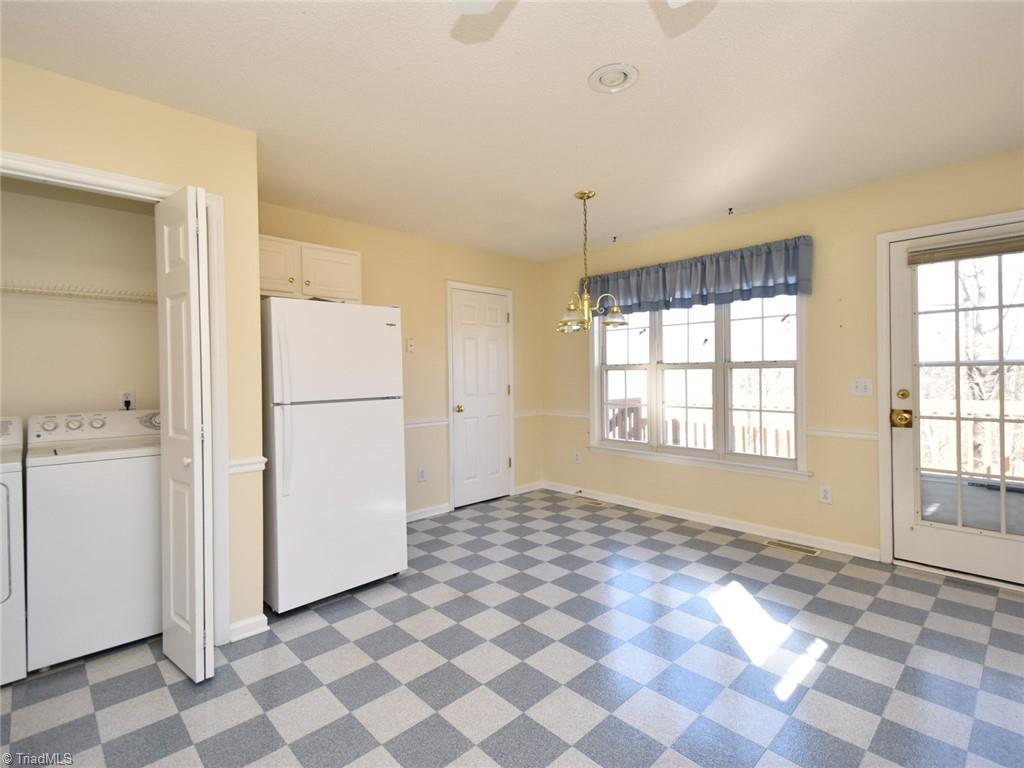 5090 Windsbury Ridge Road Clemmons, NC 27012 - Photo 8 of 22 Gallery Image 8