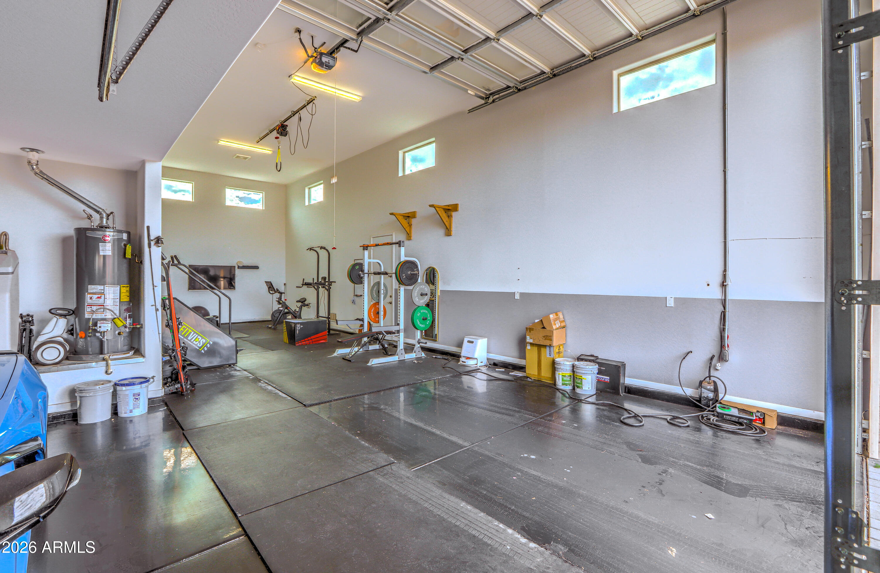 7727 West Agora Lane Phoenix, AZ 85043 - Photo 31 of 46 a gym hall with exercise machine